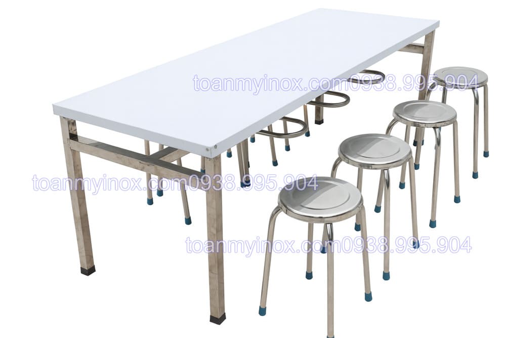 Bàn inox có móc treo ghế (2)